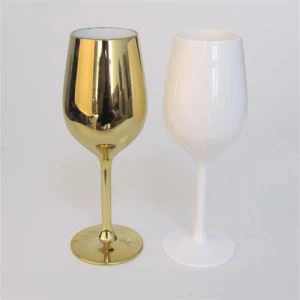 Plastične čaše za vino za vjenčanje